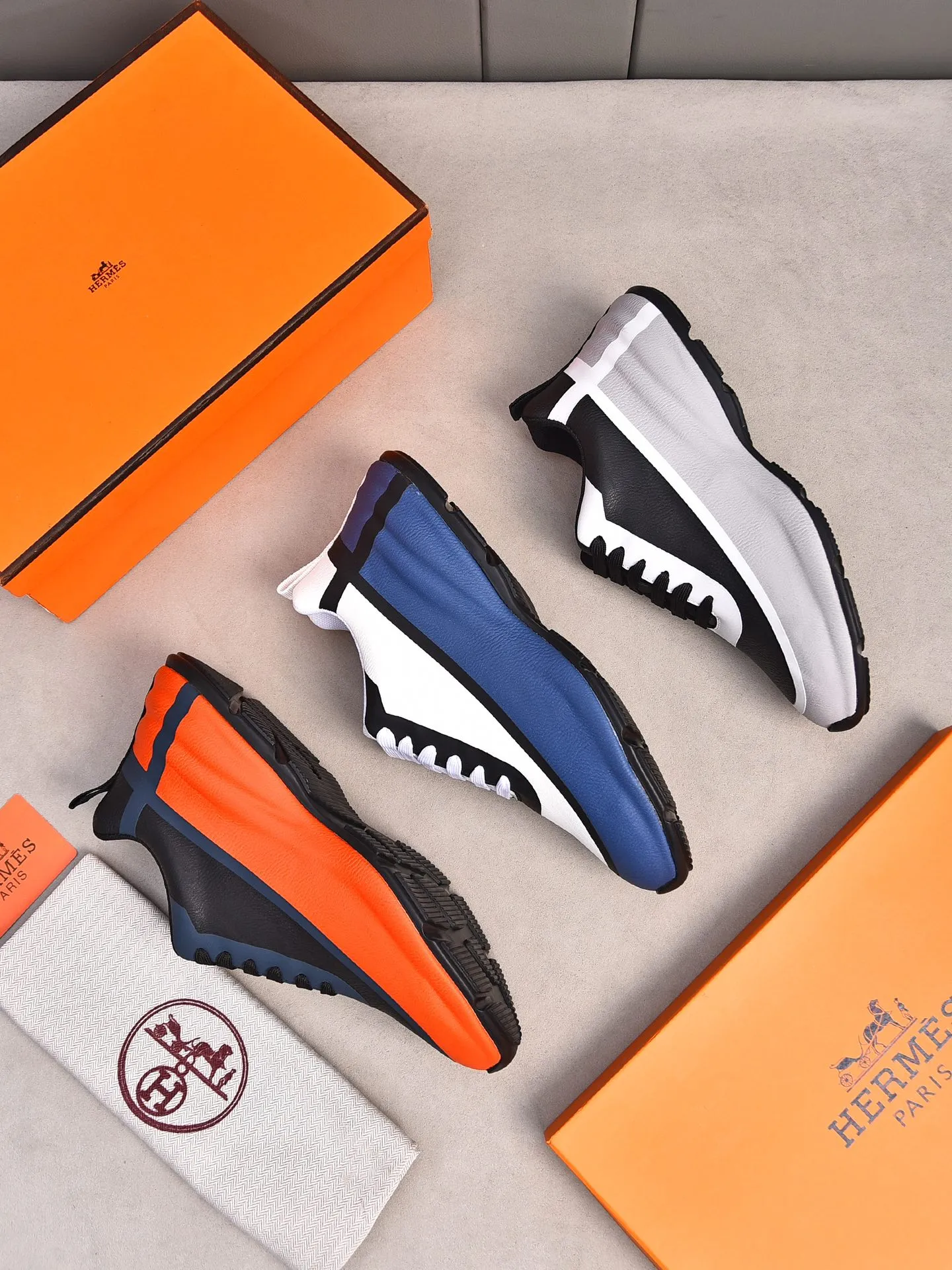 Men's shoes 💰560 [Hermes] New sports shoes Hermès are the most comfortable shoes, no one else⃣️, very light on the feet and very good-looking, you will not feel tired when you go shopping and running around 👍 Very light and comfortable, extremely light, suitable for both sports and leisure, and feel great when stepping on them! It’s up to you to choose, there’s always what you want~ ✔️Material: imported first-layer cowhide ✔️Inner lining: breathable mesh ✔️Outsole: genuine leather bottom ✔️Size: Men’s 38-44 (45 custom-made)